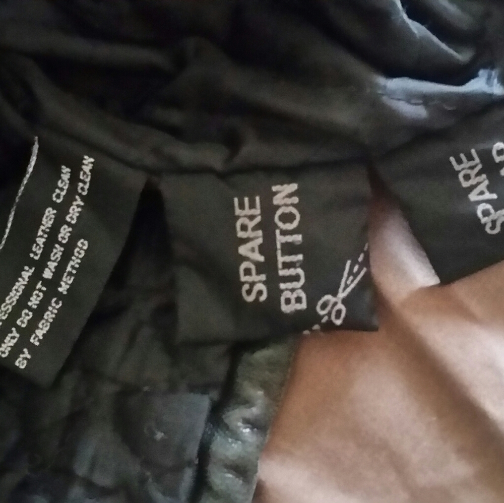 Leather jacket - Picture 2 of 6